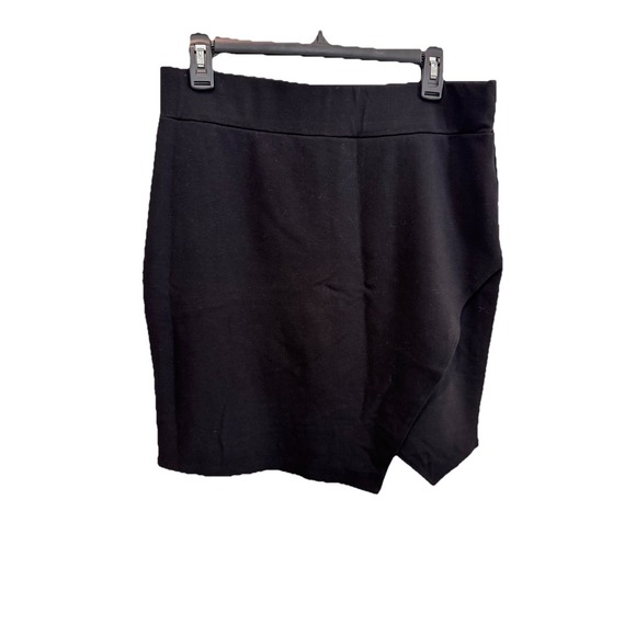 Forever 21 Dresses & Skirts - Forever 21 Skirt Womens 0X Black Asymmetrical Hem Stretch Mini Pull On